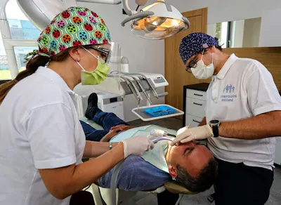 Kowalikowie Stomatologia. Dentysta. Implanty. Protetyk. Stomatolog Ortodonta Częstochowa. Chirurg.